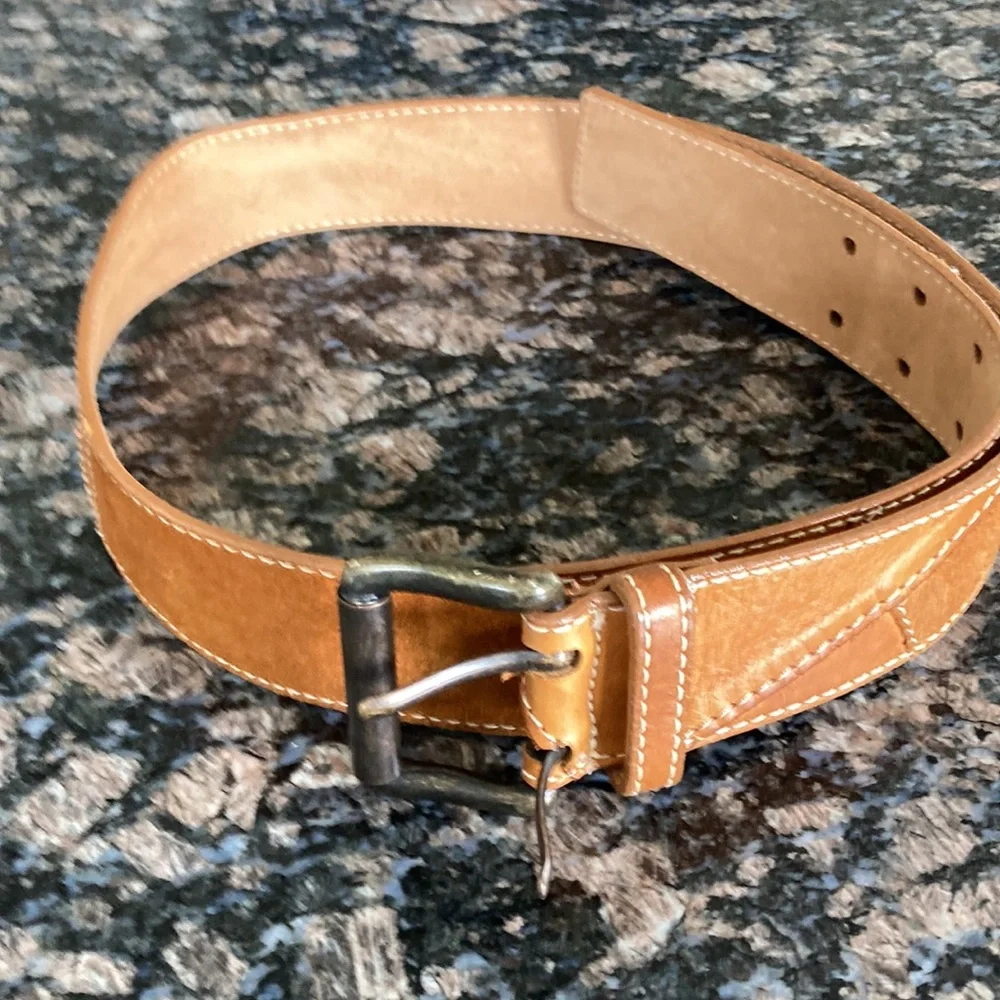 STREETS AHEAD WOMEN TAN LEATHER AND SURDE STITCHED DOUBLE PRONG BELT SIZE M